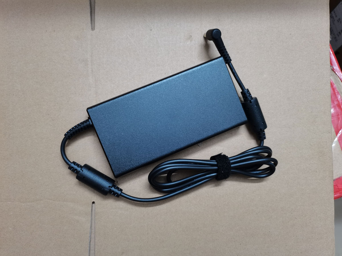 НОВЫЙ OEM тонкий Chicony 20,0  – обзор и цена Pc Gaming Uk