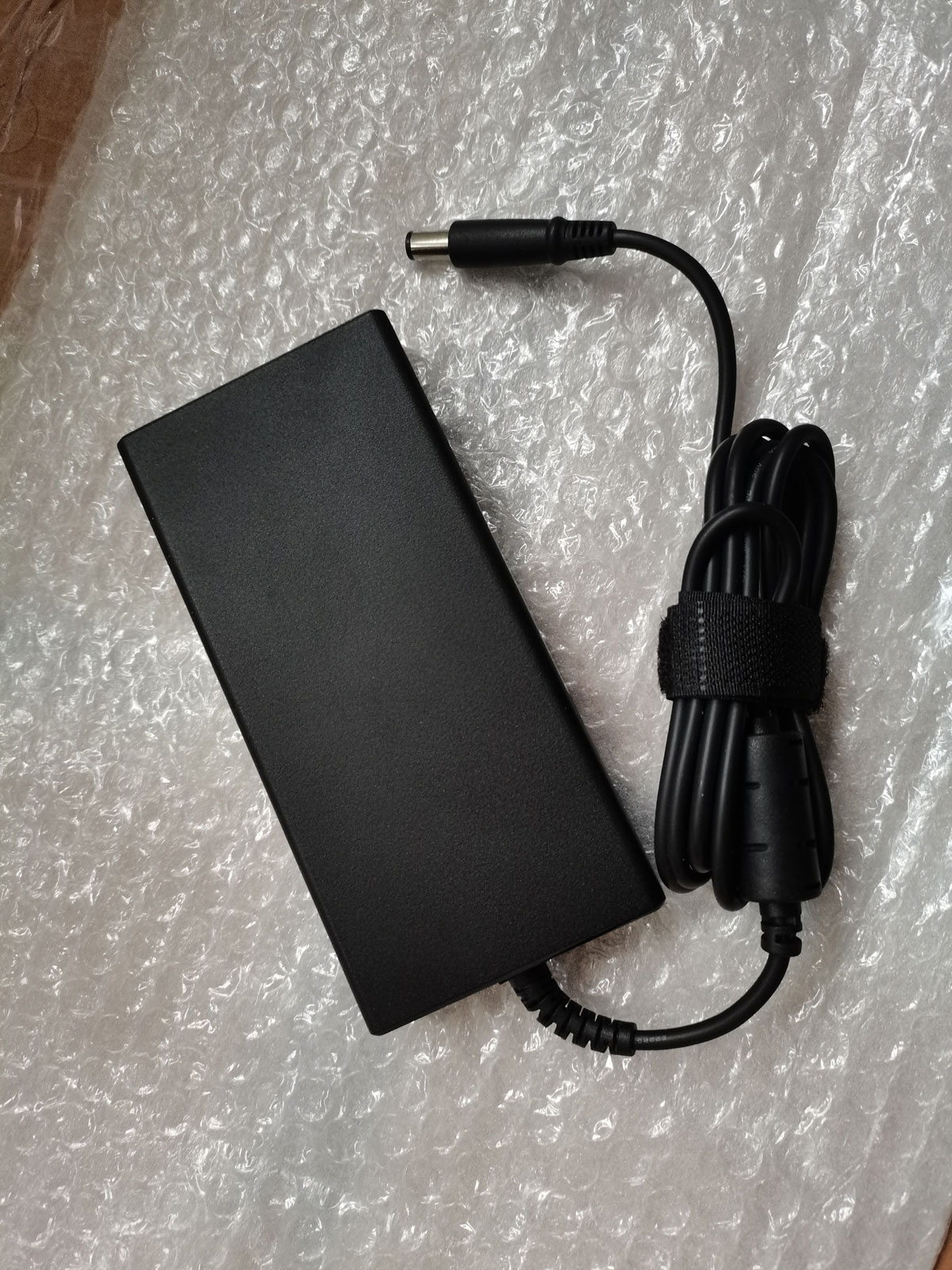 НОВЫЙ тонкий OEM-адаптер Delta – обзор и цена Pc Gaming Uk