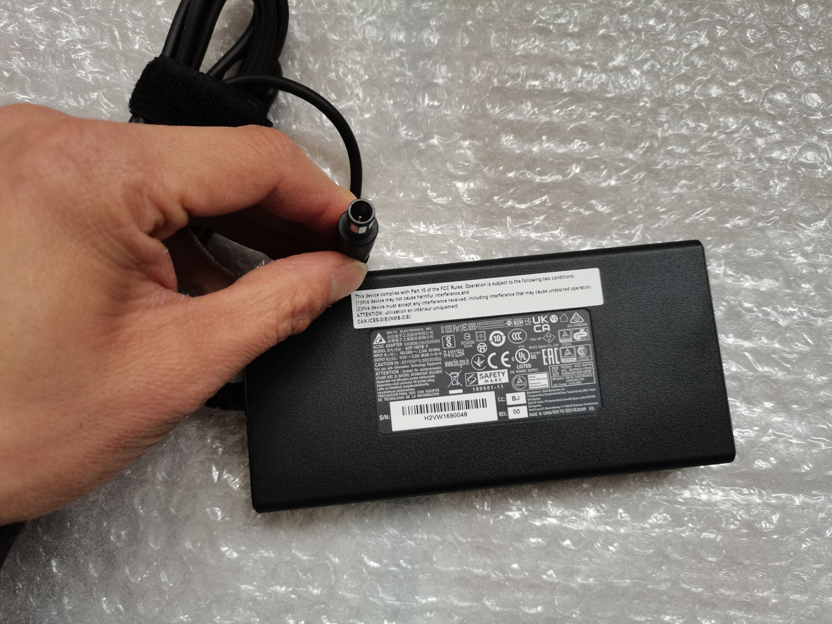 НОВЫЙ тонкий OEM-адаптер Delta – обзор и цена Pc Gaming Uk