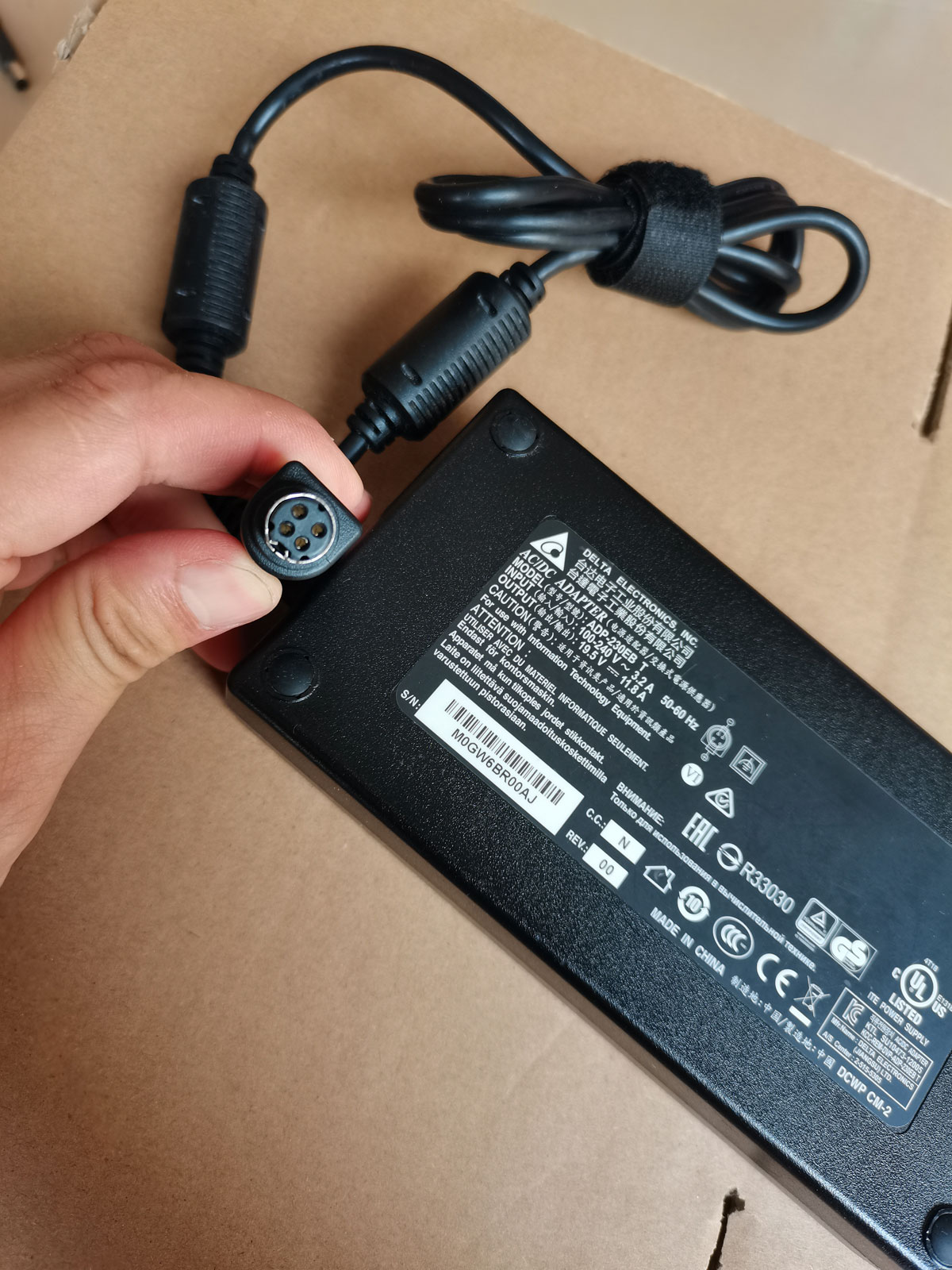 OEM Delta 230 Вт 19,5 В 11,8 А – обзор и цена Pc Gaming Uk