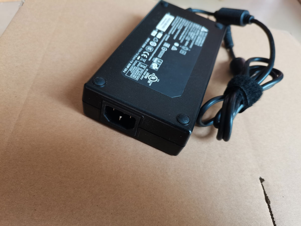 OEM Delta 230 Вт 19,5 В 11,8 А – обзор и цена Pc Gaming Uk